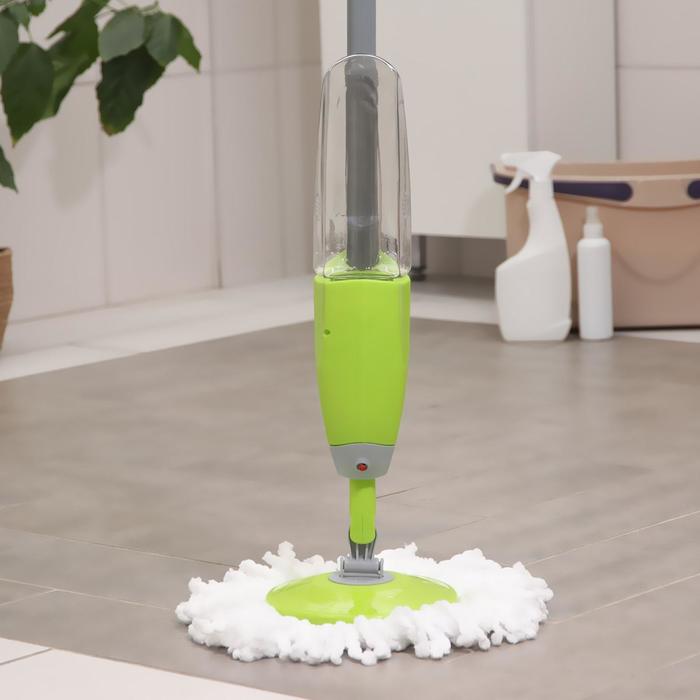 Швабра для мытья пола с распылителем Доляна, насадка из микрофибры 17×17 см, металлическая ручка 129 см - Фото 1