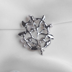 Брошь «Веточка» с бусинами, цвет бело-серый в серебре - Фото 2