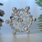 Брошь «Снежинка» с бусинами, цвет белый в серебре - Фото 3