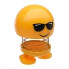 Смайл на пружинке, на панель в авто, в очках, желтый - Фото 2