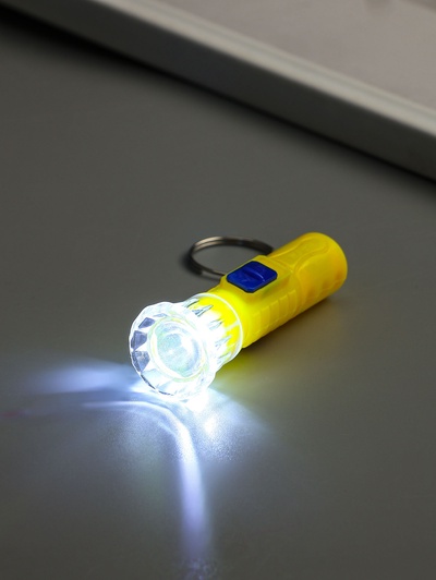 Фонарик брелок для ключей на кольце «Темминка», 1 LED, 2×6.5 см, МИКС