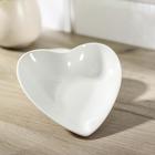 Набор салатников керамических «Сердца», 2 предмета, 13×12,5 см, цвет белый - фото 4289622
