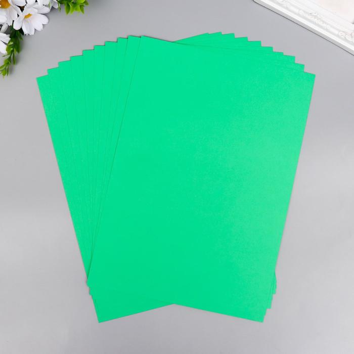 Набор цветного картона, А4 "ТОНИРОВАННЫЙ В МАССЕ" 10 лист,зелёный, 180 г/м2, 21х29,7 см - Фото 1