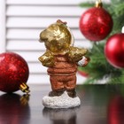 Сувенир полистоун "Ангелочек в свитере и шапочке с шишками сердце/снежок" МИКС 10х5,5х5,7 см   42807 - Фото 4