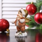 Сувенир полистоун "Ангелочек в свитере и шапочке с шишками сердце/снежок" МИКС 10х5,5х5,7 см   42807 - Фото 5