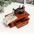 Шкатулка музыкальная механическая «Мамина швейная машинка», пластик, 9.5×18×13.5 см - Фото 2