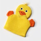 Мочалка варежка детская Доляна «Уточка», для купания, 21 см - Фото 4