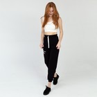 Джоггеры женские, цвет чёрный, размер 54 - Фото 2