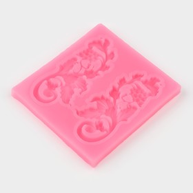 Молд для заливки «Листья винограда», силикон, 7.7×7×0.5 см, розовый