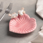 Блюдо сервировочное «Голубки на листочке», 14×13×4 см, цвет розовый - Фото 1