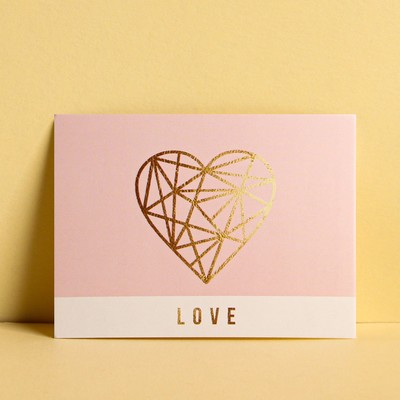 Открытка-комплимент LOVE, розовая, 8×6 см