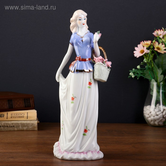 Фигура керамика «Девушка в юбке в цветах с корзиной», бело-голубая, 31×12×9 см - Фото 1