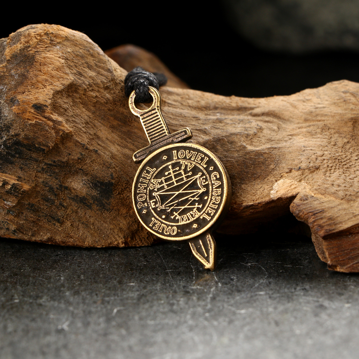 Амулет-брелок «Божественный меч со щитом Тетраморф» №42, металлический - Фото 1