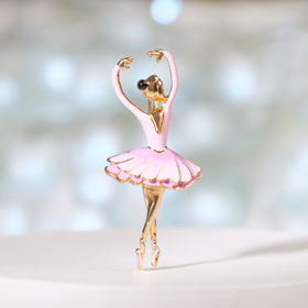 Брошь «Балерина», цвет розовый в золоте