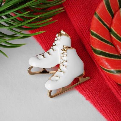 Брошь новогодняя «Коньки» фигуристки, цвет белый в золоте