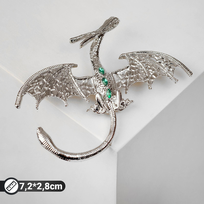 Брошь «Летящий дракон», зелёная в серебре - Фото 1