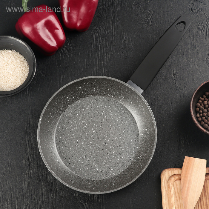 Сковорода кованая Доляна STONETECH grey, d=20 см, с антипригарным покрытием, ручка soft-touch, индукционное дно - Фото 1