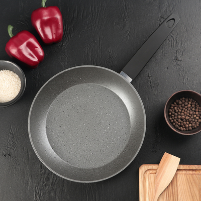 Сковорода кованая Доляна STONETECH grey, d=26 см, с антипригарным покрытием, ручка soft-touch, индукционное дно