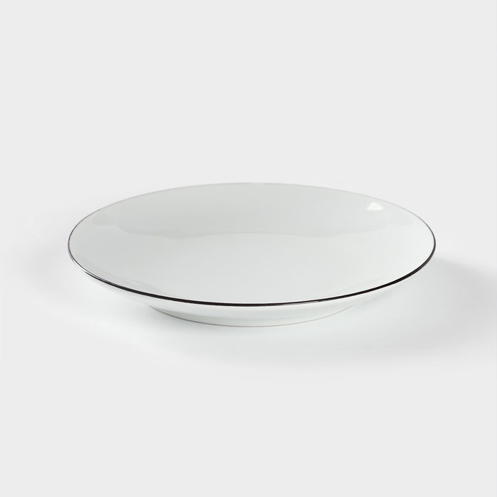 Тарелка фарфоровая «Палитра», d=17,5 см, белая