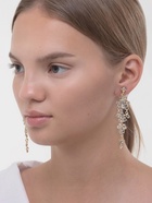 Клипсы для ушей висячие со стразами QF «Ажур», капли с завитками, цвет белый в золоте - Фото 2