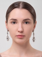 Серьги клипсы для ушей висячие со стразами QF «Ажур», белые в серебре - Фото 6