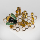 Брошь «Пчела» на сотах, цветная в золоте - Фото 1