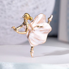 Брошь "Балерина" невесомость, цвет белый в золоте - Фото 1