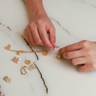 Шарм «Кролик», цвет бело-розовый в золоте - Фото 2