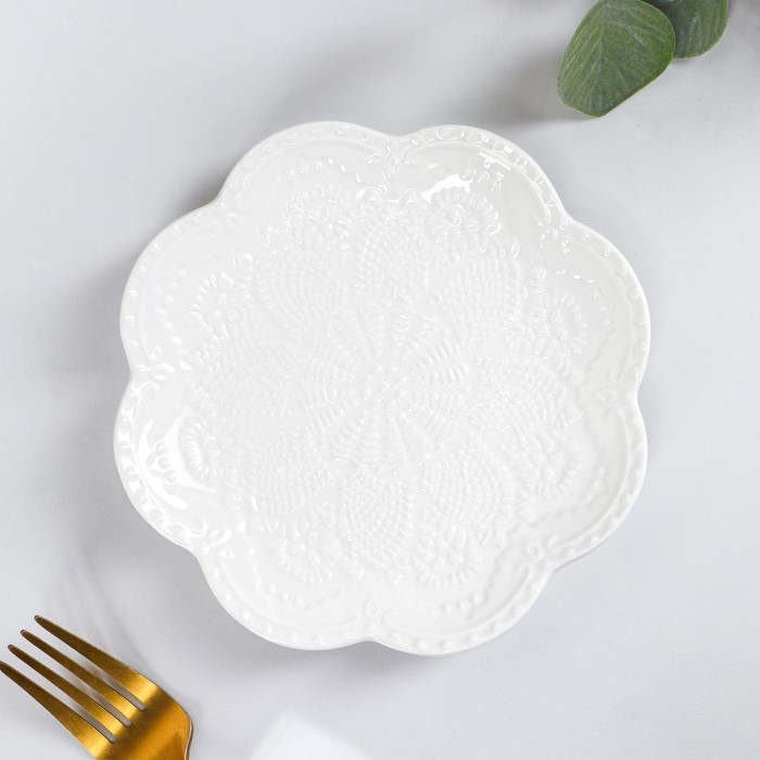 Тарелка фарфоровая десертная Доляна «Сьюзен», d=15,5 см, цвет белый - Фото 1