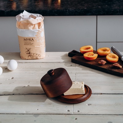 Маслёнка Magistro, 13.5×9×2 см, дерево кедр, коричневая