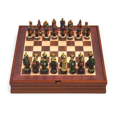 Шахматы подарочные «Робин Гуд», полистоун и дерево, король 8 см, доска 36×36 см