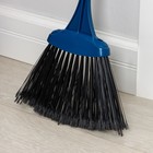 Метла жёсткая Альтернатива «Удобная», с черенком, пластик, 74×14×4 см, МИКС - Фото 2