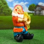 Садовая фигура "Гном с бананом" 36х20см - Фото 1