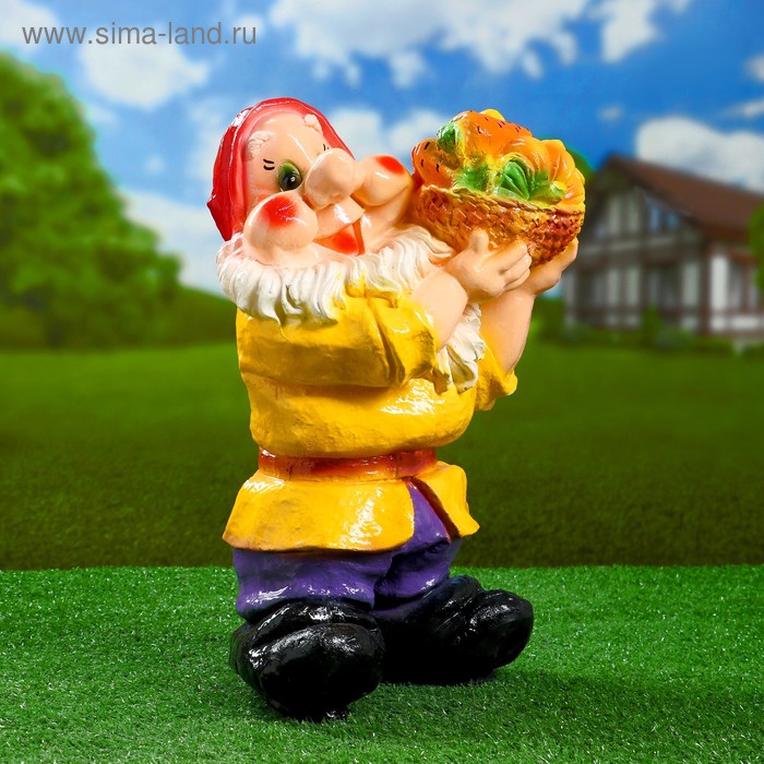 Садовая фигура "Гном с овощами" 36,5х25см - Фото 1