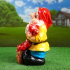 Садовая фигура "Гном с грибами" 39х25см - Фото 2