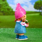 Садовая фигура "Девочка-гном с цветочком" 15х13х32см - Фото 4