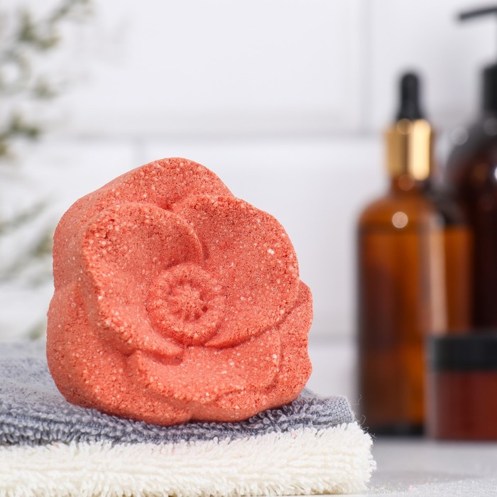 Бомбочка для ванны "Цветок" с ароматом клубники, красная - Фото 1