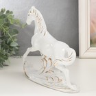Сувенир керамика "Арабский скакун" белый с золотом 17,5х6х20,5 см - фото 21026422