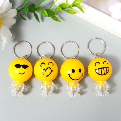 Фонарик брелок для ключей на кольце «Смайлик-малыш с ножками», мигает, 4×2.5×2.7 см, МИКС