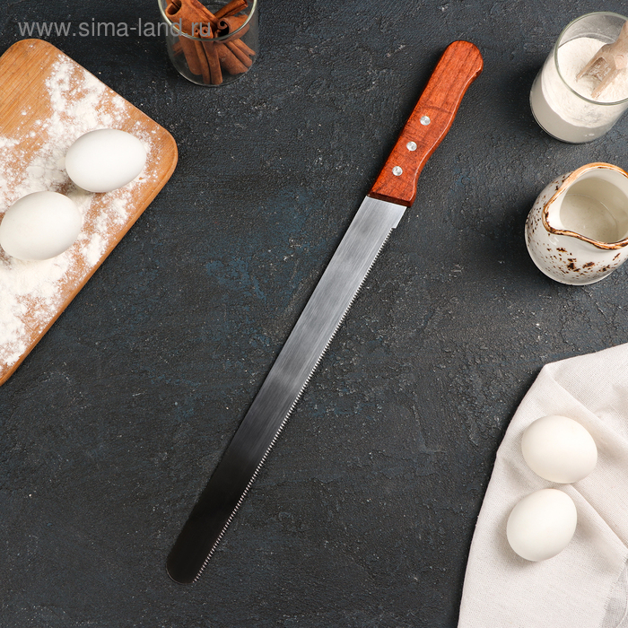 Нож для бисквита мелкие зубцы KONFINETTA, рабочая поверхность 30 см, деревянная ручка - Фото 1