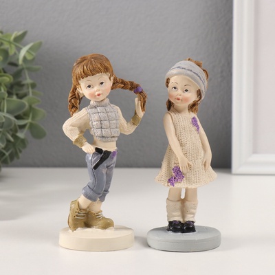 Фигурка полистоун «Девочка модница», 13×5.5×4 см, МИКС