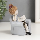 Сувенир полистоун "Малышка в кресле с книгой/мишкой" МИКС 10х7х7 см 4641651