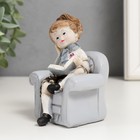 Сувенир полистоун "Малышка в кресле с книгой/мишкой" МИКС 10х7х7 см 4641651