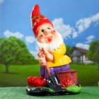 Садовая фигура "Гном с лопатой" большой 75х47см - Фото 1