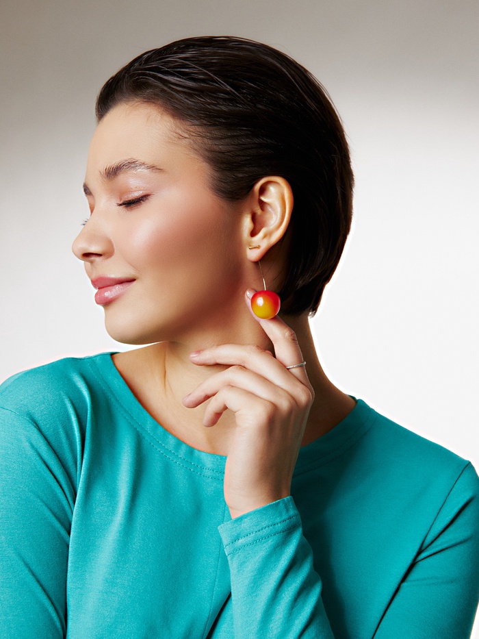 Серьги пластик «Ягодка» вишня, красные в золоте - Фото 1