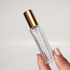 Флакон для парфюма «Прозрачный узор», с распылителем, 15 мл, цвет золотистый - фото 11710633