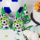 Одноразовая посуда «С днём рождения», 6 тарелок, 6 стаканов, 6 колпаков,1 гирлянда - фото 42720242