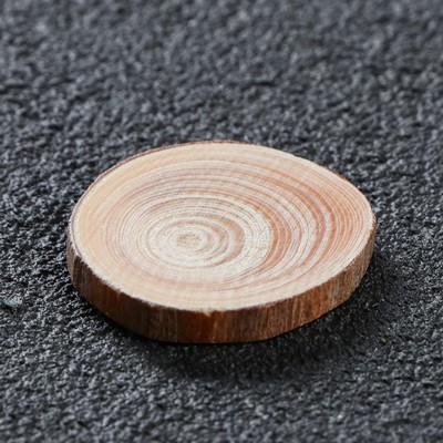 Спил "Сосновый", круглый, d=1,7-3,5 см, h= 3,5 мм