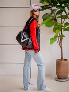 Сумка спортивная на молнии, боковой карман/сетка, регулируемый ремень, маленький размер, чёрная - Фото 2