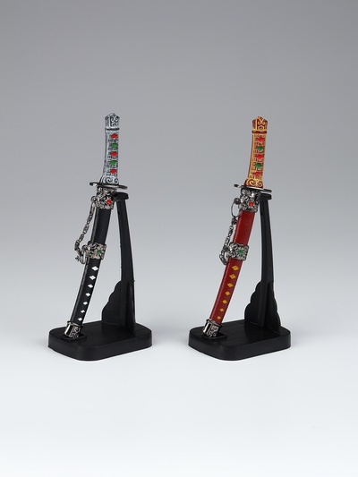 Сувенирное оружие «Катана на подставке», 17 см, МИКС